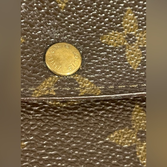 Louis Vuitton Vintage Monogram Sarah Wallet - Picture 3 of 16